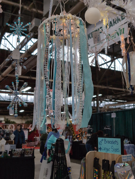 Medium Lit Ribbon Chandelier